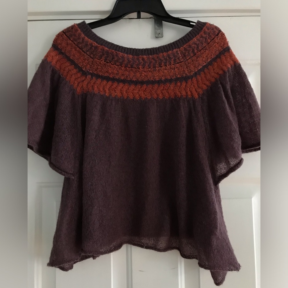Free People Short sleeve sweater size Small rare find Euc